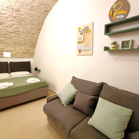 Corte Pietrantica - Charming Rooms & Suites ジョヴィナッツォ エクステリア 写真