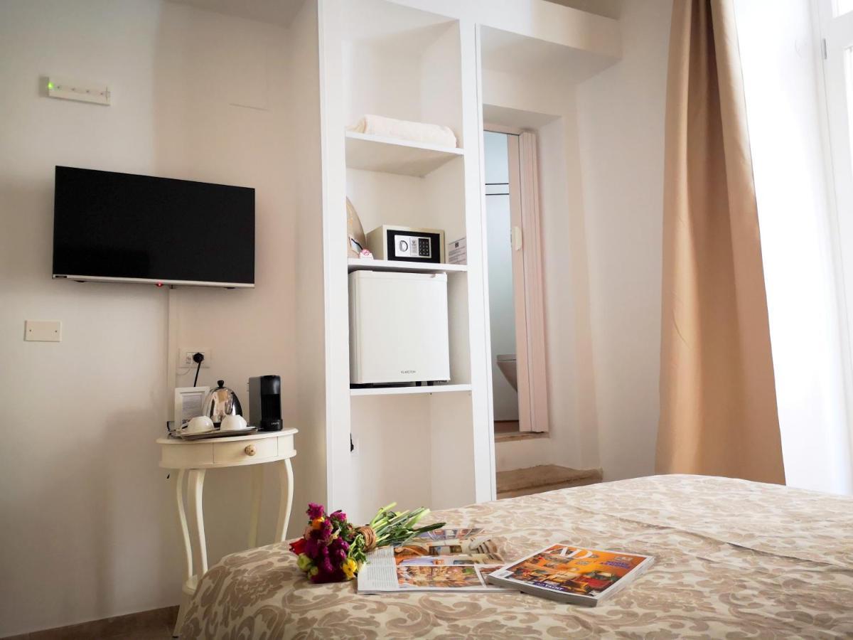 Corte Pietrantica - Charming Rooms & Suites ジョヴィナッツォ エクステリア 写真