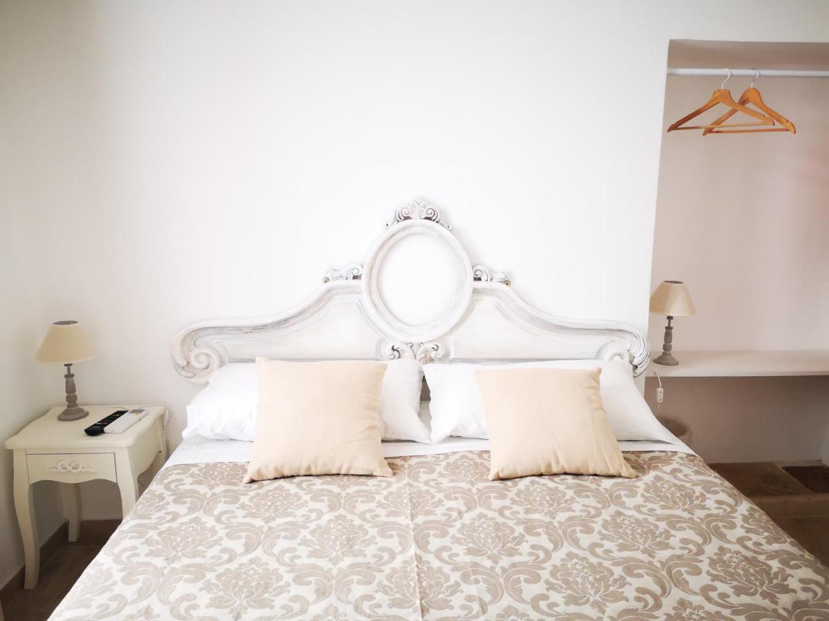Corte Pietrantica - Charming Rooms & Suites ジョヴィナッツォ エクステリア 写真