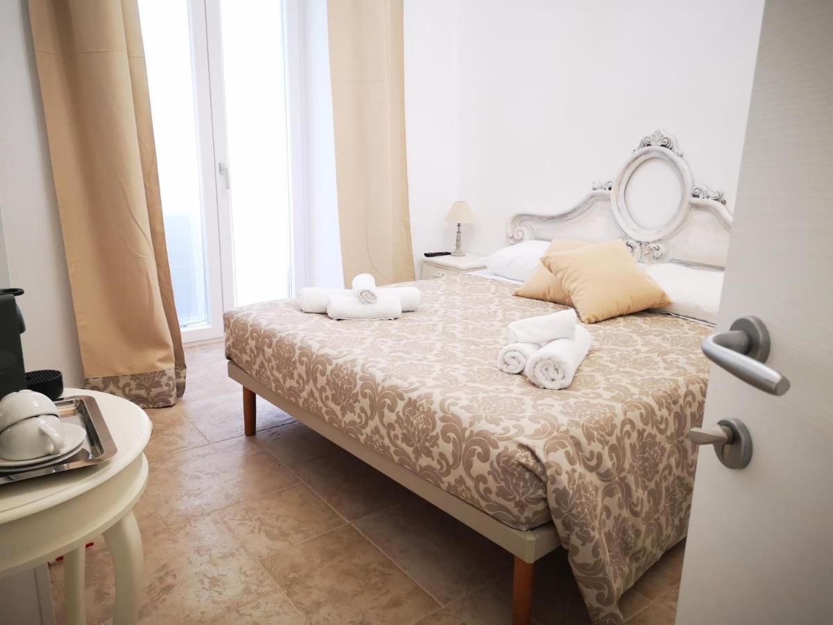Corte Pietrantica - Charming Rooms & Suites ジョヴィナッツォ エクステリア 写真