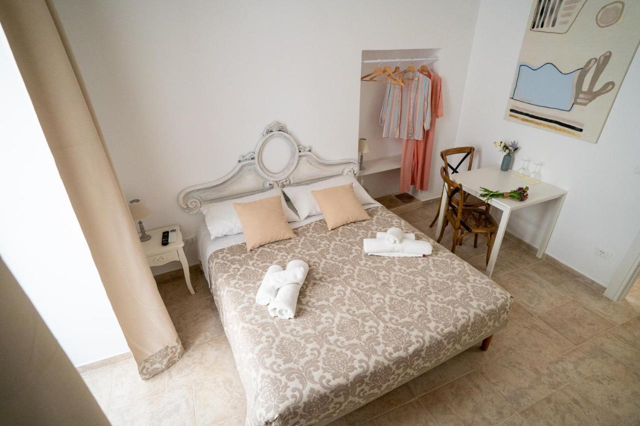Corte Pietrantica - Charming Rooms & Suites ジョヴィナッツォ エクステリア 写真