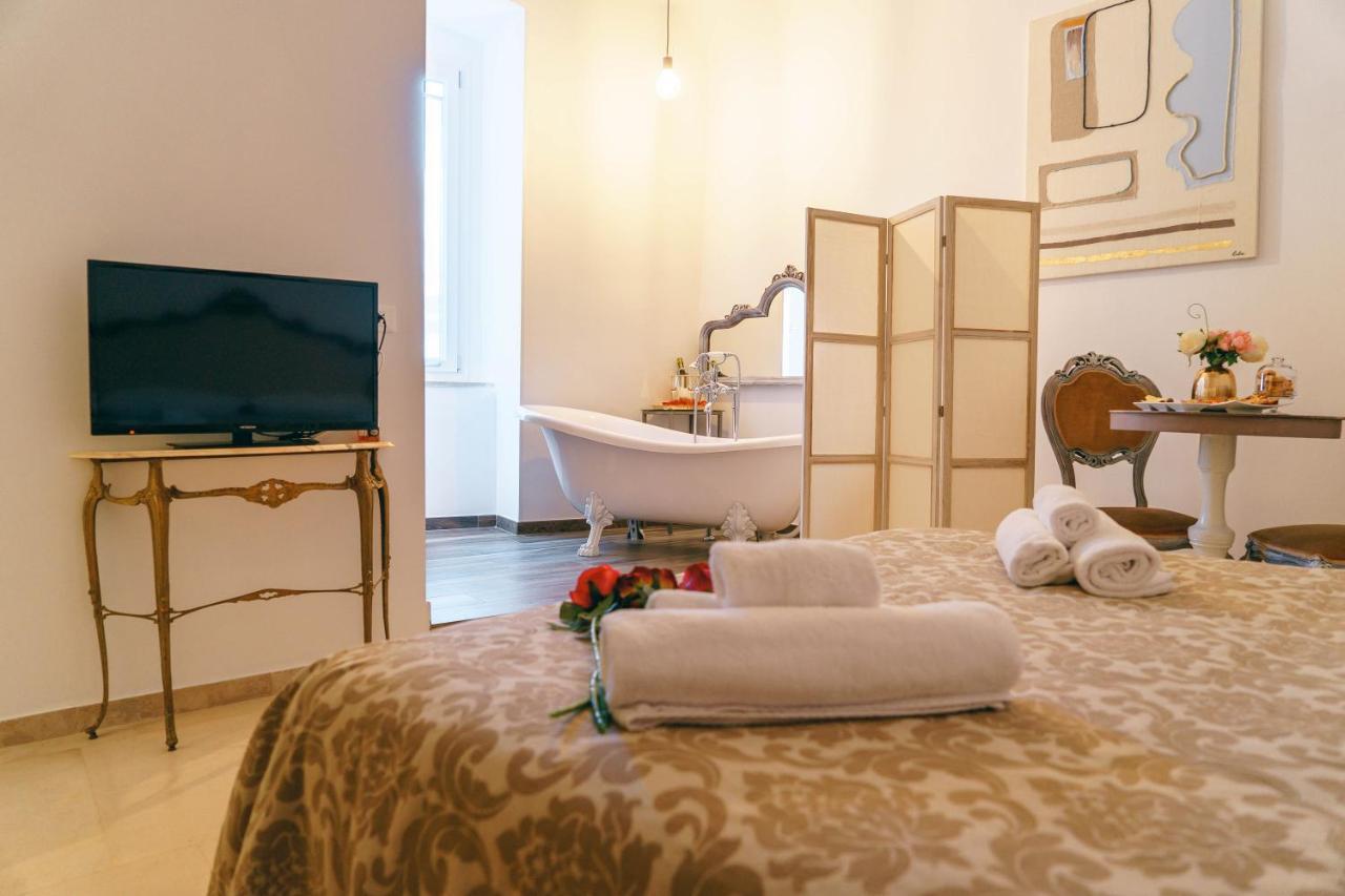 Corte Pietrantica - Charming Rooms & Suites ジョヴィナッツォ エクステリア 写真