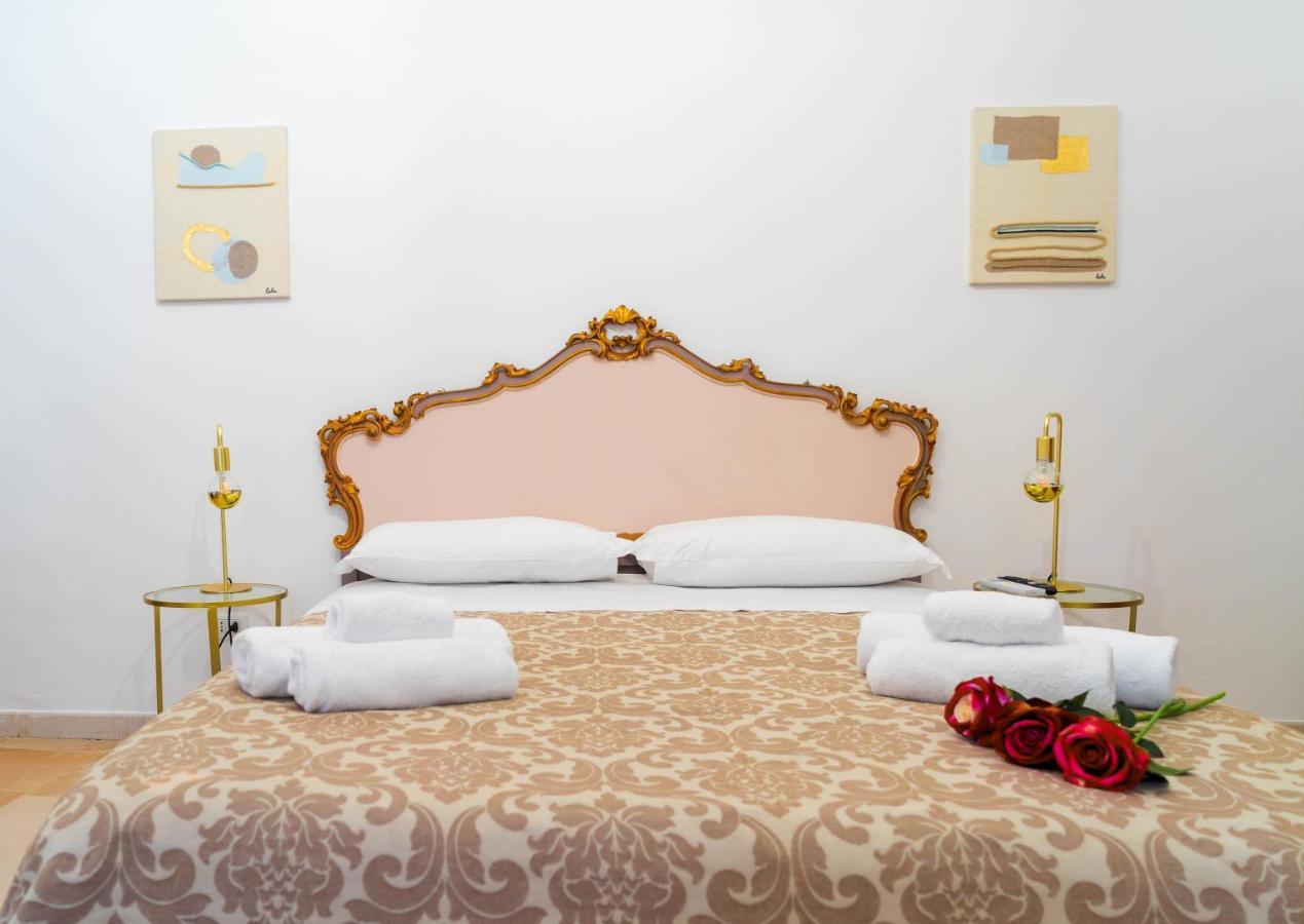 Corte Pietrantica - Charming Rooms & Suites ジョヴィナッツォ エクステリア 写真