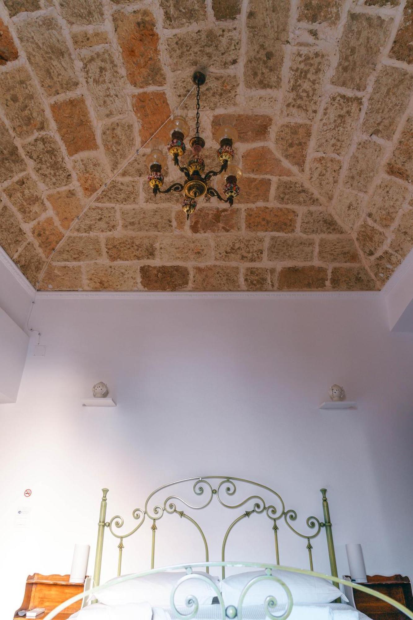 Corte Pietrantica - Charming Rooms & Suites ジョヴィナッツォ 部屋 写真