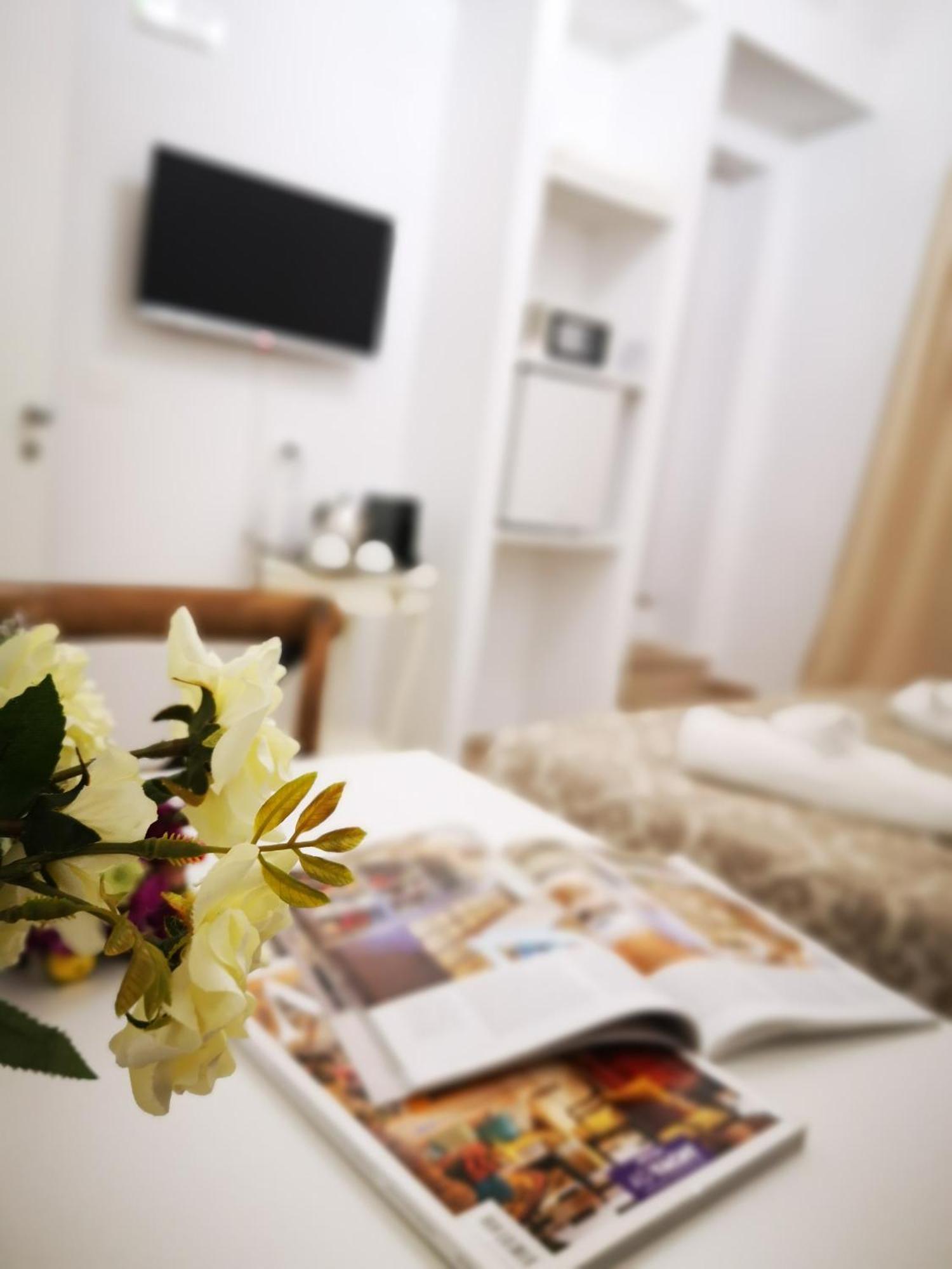 Corte Pietrantica - Charming Rooms & Suites ジョヴィナッツォ 部屋 写真